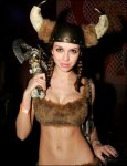 Hot-Chicks-in-Helmets-Hot-viking-woman.jpg