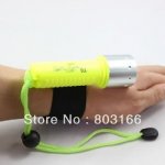 Waterproof-CREE-XM-L-T6-1600LM-LED-font-b-Diving-b-font-Flashlight-Underwater-Lamp-font.jpg_250.jpeg