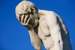 300px-Paris_Tuileries_Garden_Facepalm_statue.jpg