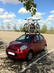 Micra con bicis.jpg