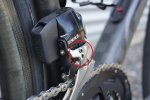 SRAM-RED-eTAP-wireless-shifting-front-derailleur-details02.jpg