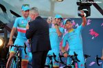 giro16-presentation-nibali-selfie-1000.jpg