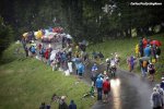 tdf16st20-peloton-rain-1000.jpg