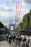 tdf16st21-peloton-jets-1000.jpg