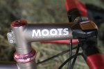 6616 Detalle Moots.jpg