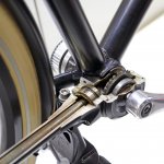 chainless-bicycle_maintenance-free-shaft-drive-dutch-commuting-bike_bottom-bracket-cutaway.jpg