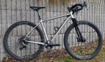 2019_Bombtrack-Hook-ADV_steel-frame-suspension-fork-drop-bar-gravel-adventure-bike_complete-bike.jpg