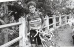 1984 - Tour. 19ª etapa, km 178, Delgado ha caído en el descenso del Joux Plane.jpg