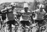 alorien müssen her- Vittorio Adorni, Jacques Anquetil und Felice Gimondi beim fahrenden Spagh...jpg