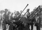 220px-Bundesarchiv_Bild_183-J08339,_Ausbildung_an_der_Vierlings-Flak.jpg