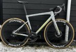 s-works-tarmac-sl8-v0-9ouyts6nd5ie1.jpg