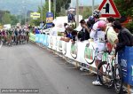 2008_giro_d_italia_stage5_peloton_david_millar_slipstream_bike_toss.jpg