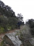 14 Grupo en trialera bajada a presa del Gasco 1.jpg